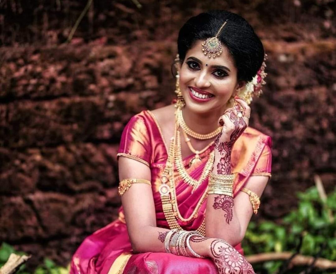 RIYA BEAUTY PARLOUR AND SPA THALASSERY